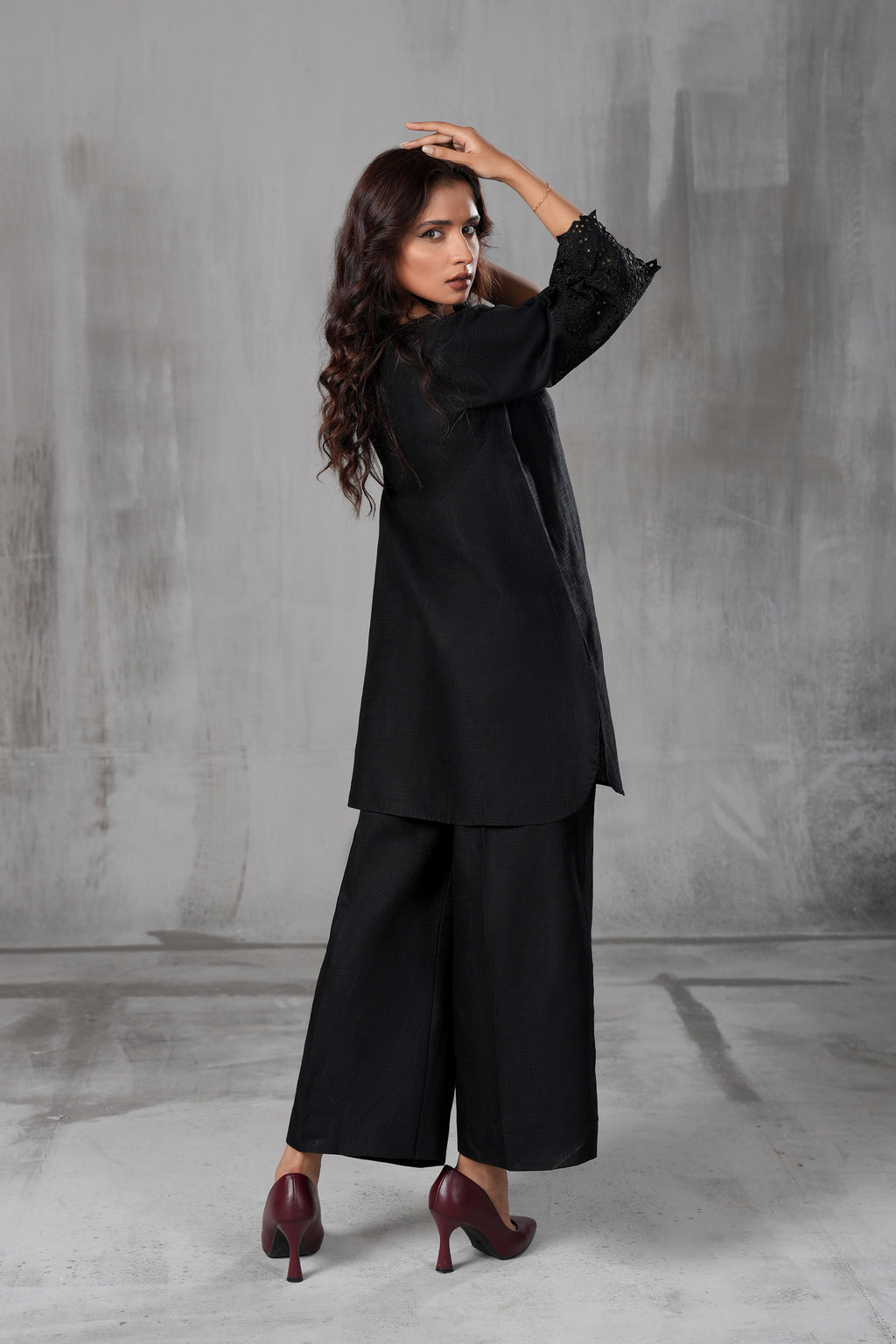 Eternal Black cambric cotton fabric texture and deep black tone detail by ARSHAÉ