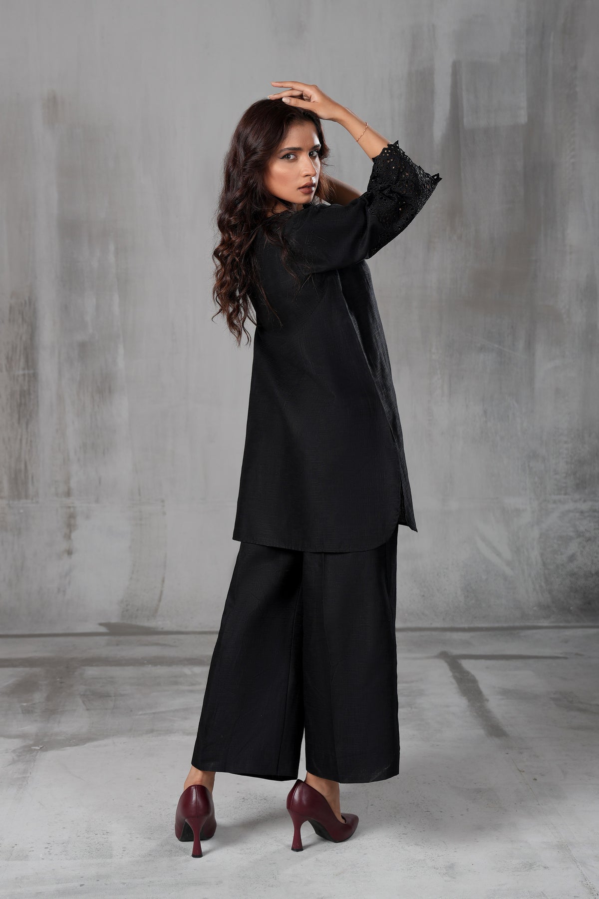 Eternal Black cambric cotton fabric texture and deep black tone detail by ARSHAÉ