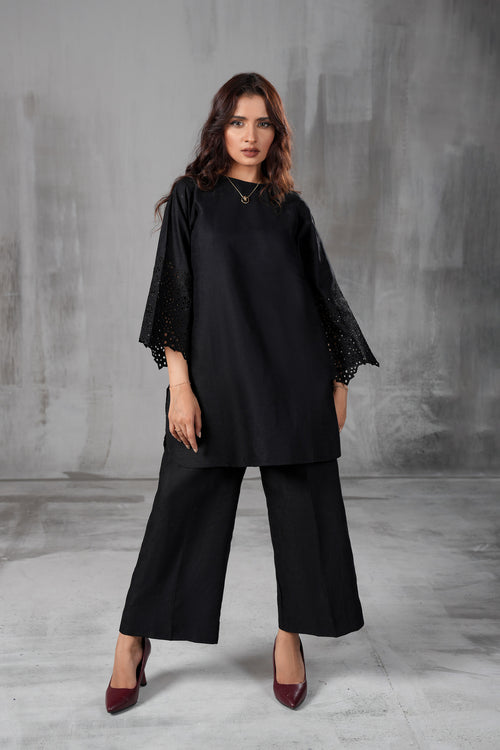 Eternal Black black cambric cotton embroidered three-piece suit by ARSHAÉ, front view