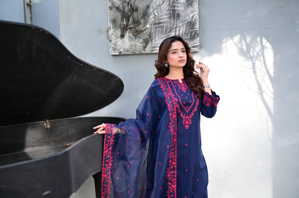 Smoky Blue cambric cotton three-piece suit by ARSHAÉ, styled view 3